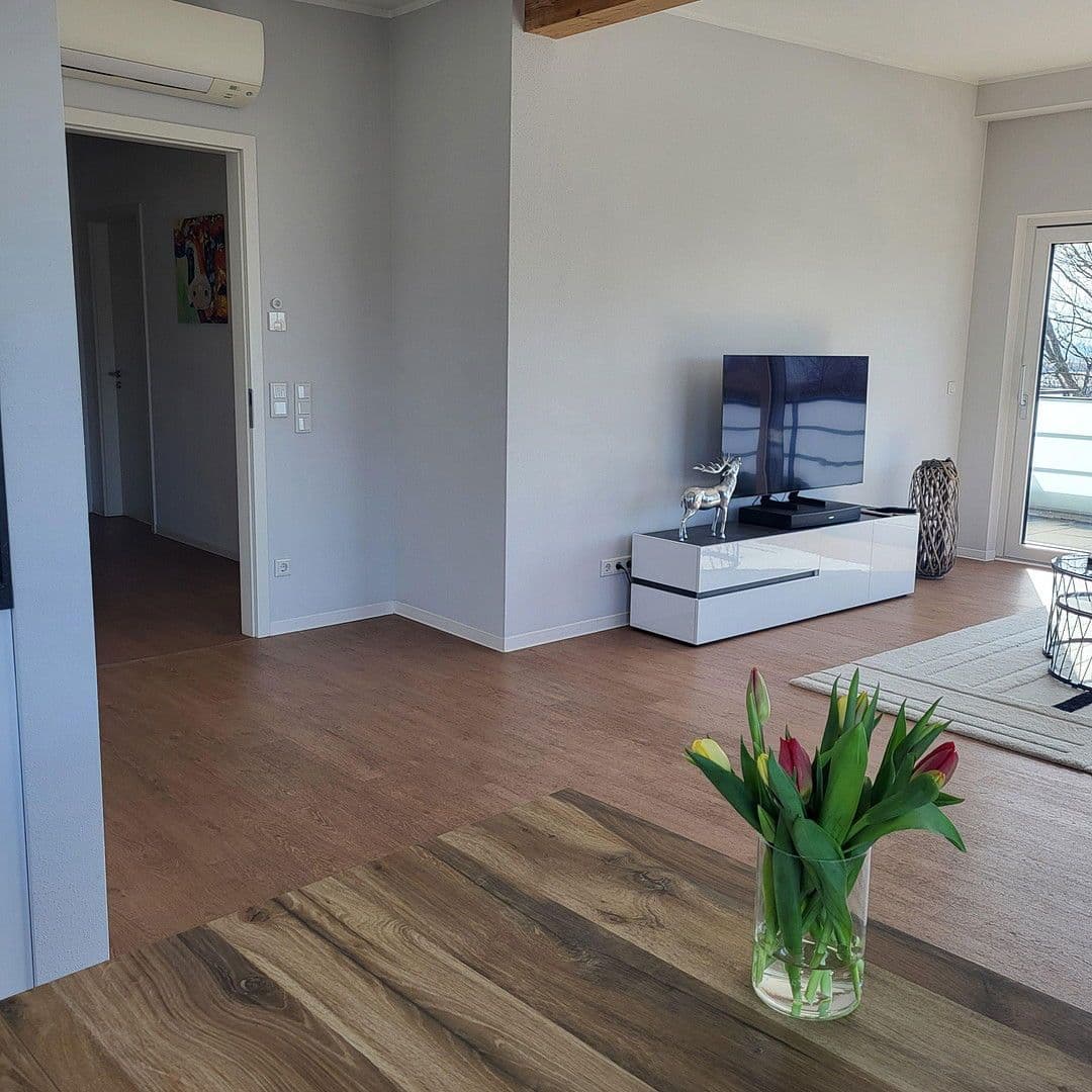 Prenájom bytu 3-izbový 120 m², Kolbermoor, Bavorsko Prenájom bytu 3-izbový 120 m², Kolbermoor, Bavorsko