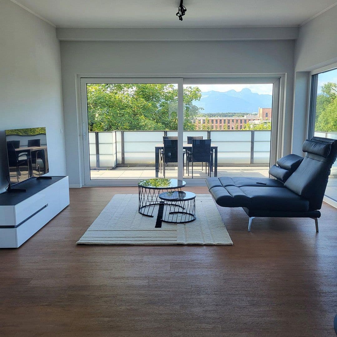 Prenájom bytu 3-izbový 120 m², Kolbermoor, Bavorsko Prenájom bytu 3-izbový 120 m², Kolbermoor, Bavorsko