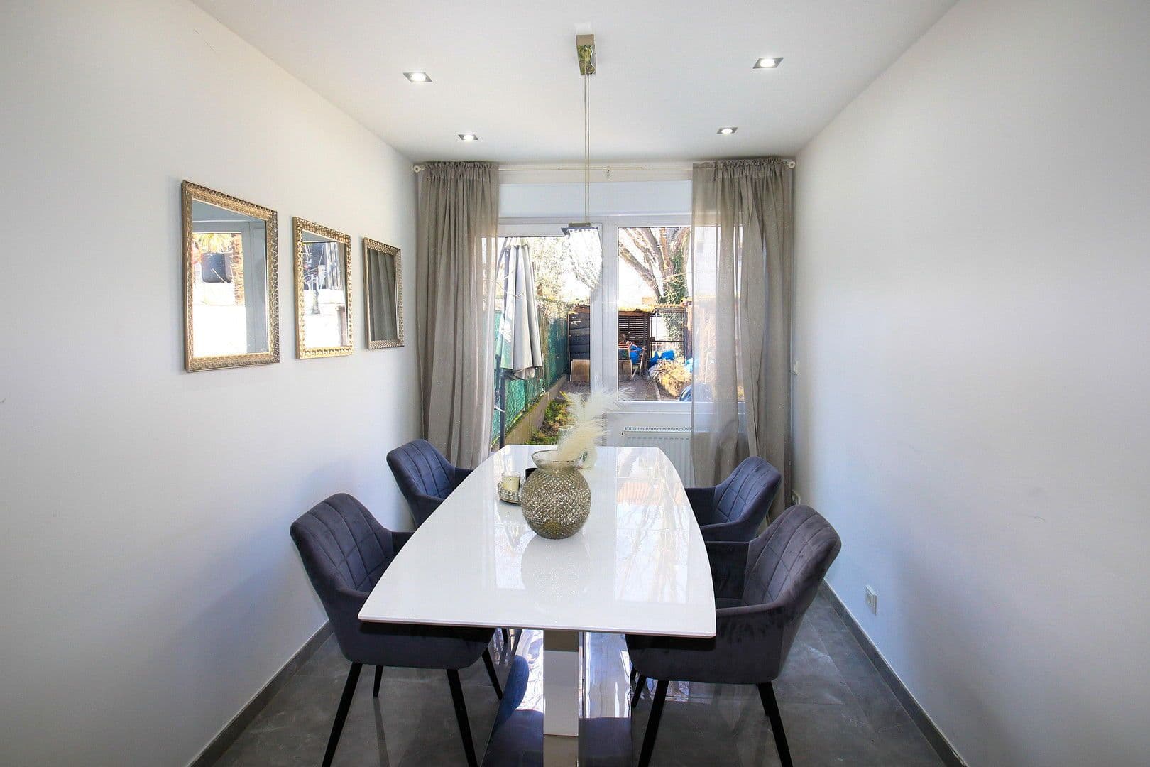 Predaj domu 110 m², pozemek 143 m², Mannheim, Bádensko-Wurttembersko Predaj domu 110 m², pozemek 143 m², Mannheim, Bádensko-Wurttembersko