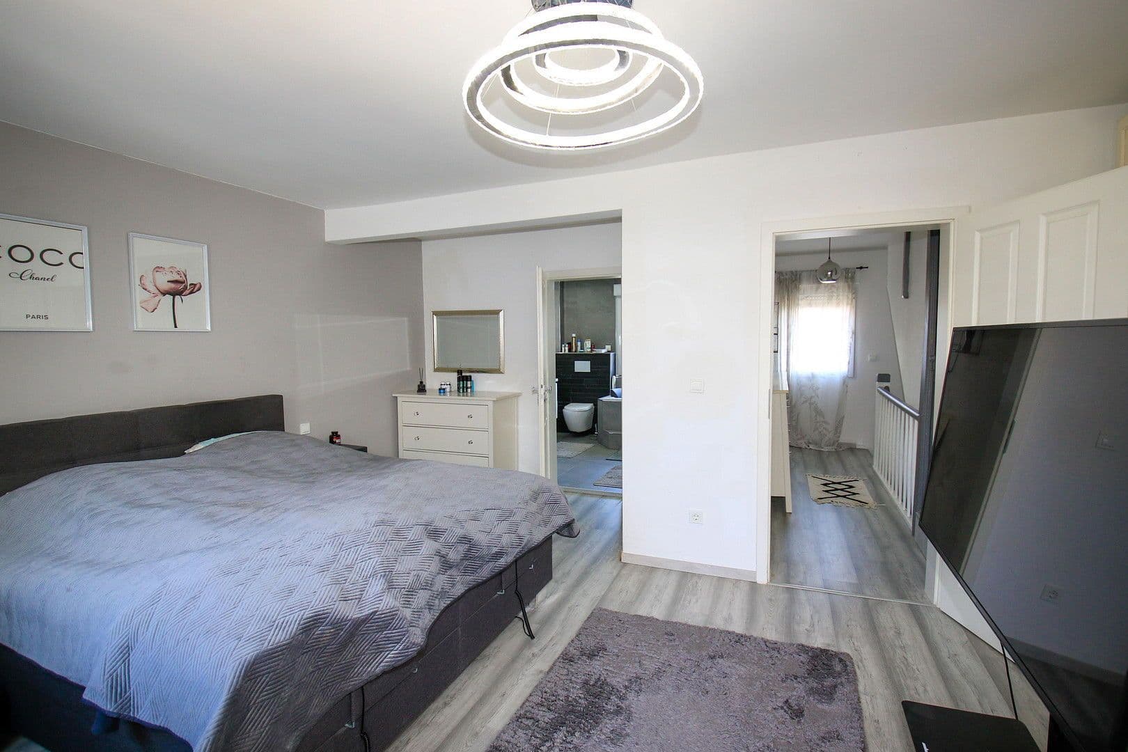 Predaj domu 110 m², pozemek 143 m², Mannheim, Bádensko-Wurttembersko Predaj domu 110 m², pozemek 143 m², Mannheim, Bádensko-Wurttembersko