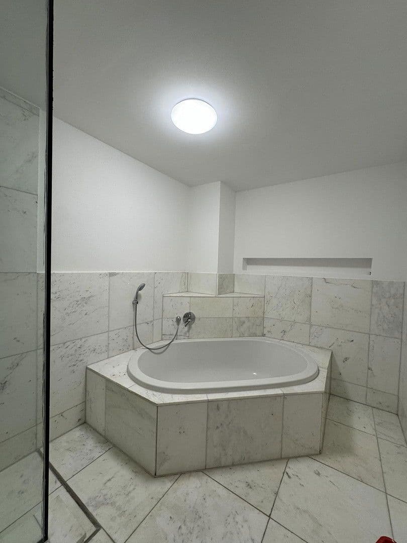 Predaj kancelárie 315 m², Münchener Straße 113, Ingolstadt, Bavorsko Predaj kancelárie 315 m², Münchener Straße 113, Ingolstadt, Bavorsko