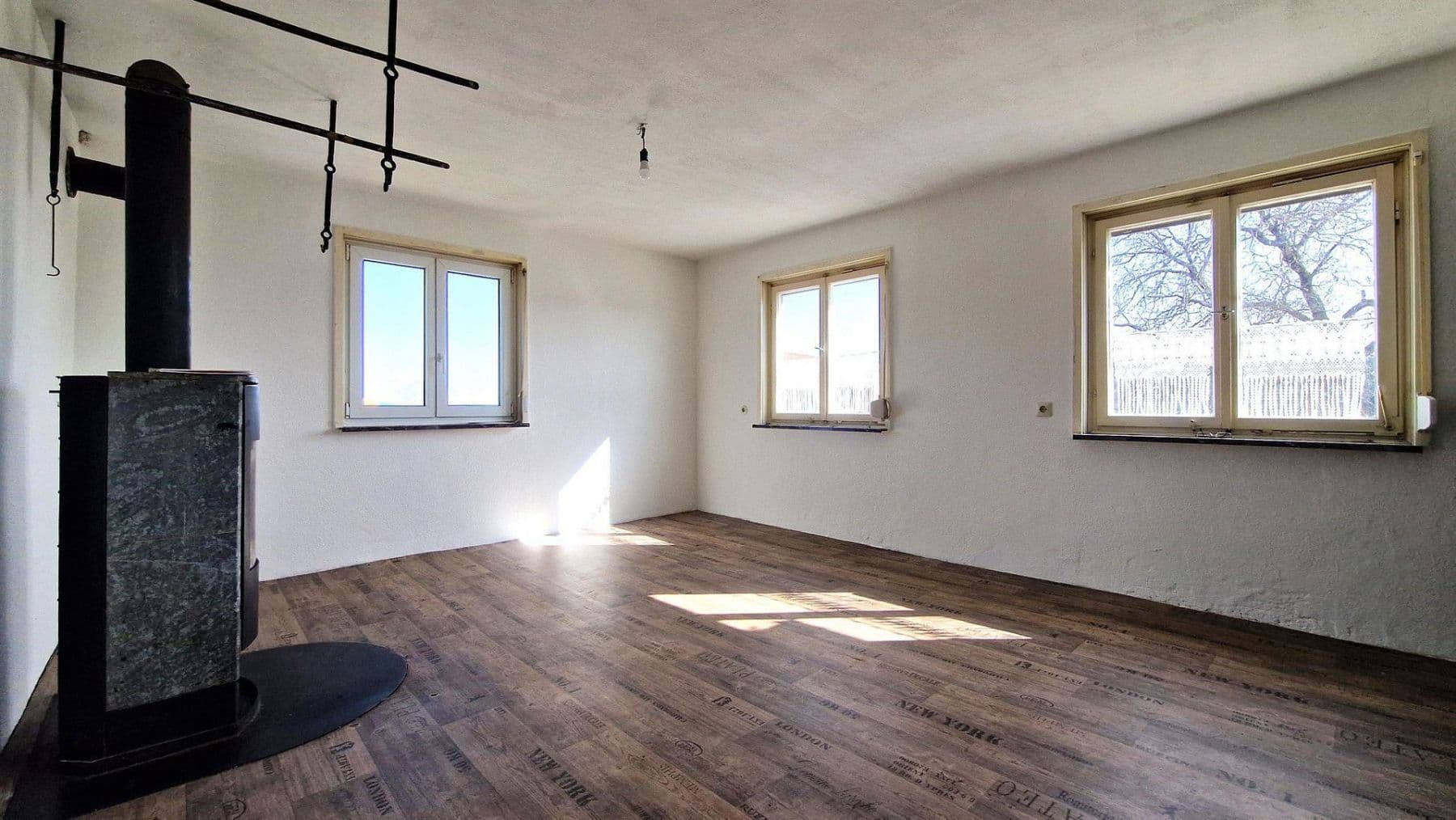 Predaj domu 163 m², pozemek 345 m², Simmersfeld, Bádensko-Wurttembersko Predaj domu 163 m², pozemek 345 m², Simmersfeld, Bádensko-Wurttembersko