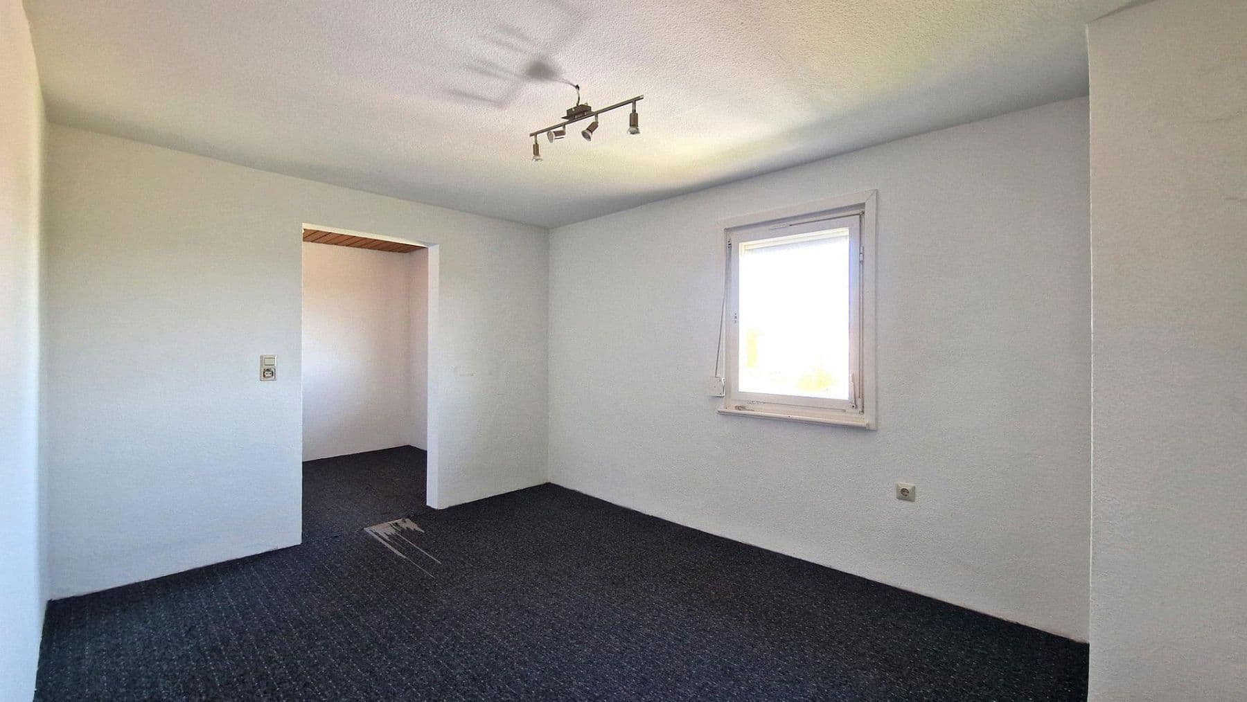 Predaj domu 163 m², pozemek 345 m², Simmersfeld, Bádensko-Wurttembersko Predaj domu 163 m², pozemek 345 m², Simmersfeld, Bádensko-Wurttembersko