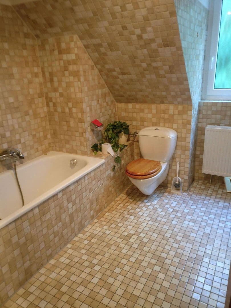 Predaj domu 260 m², pozemek 1.101 m², Bosteler Weg 11A, Celle, Dolné Sasko Predaj domu 260 m², pozemek 1.101 m², Bosteler Weg 11A, Celle, Dolné Sasko