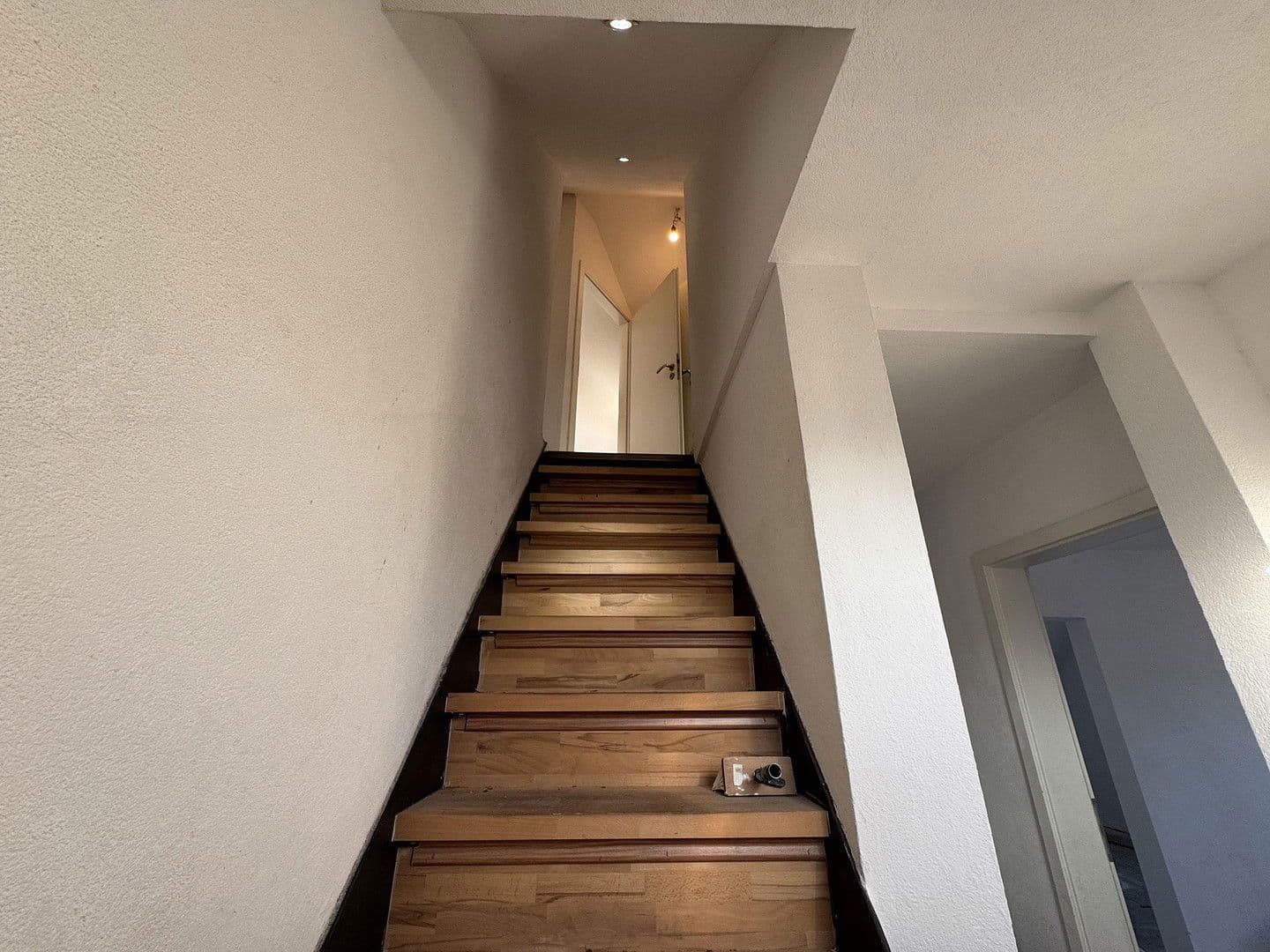 Predaj domu 250 m², pozemek 406 m², Bad Rappenau, Bádensko-Wurttembersko Predaj domu 250 m², pozemek 406 m², Bad Rappenau, Bádensko-Wurttembersko