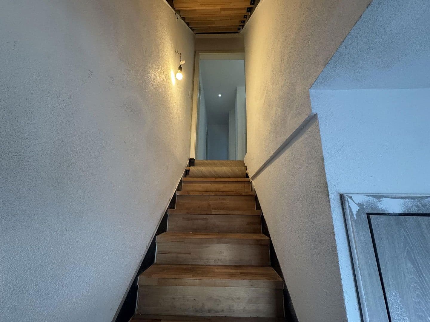 Predaj domu 250 m², pozemek 406 m², Bad Rappenau, Bádensko-Wurttembersko Predaj domu 250 m², pozemek 406 m², Bad Rappenau, Bádensko-Wurttembersko