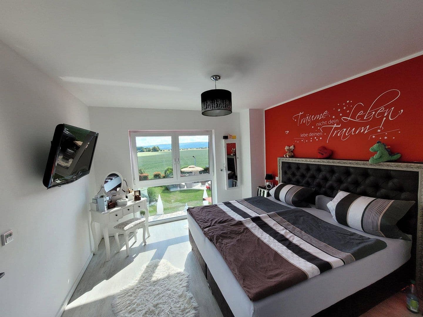 Predaj domu 173 m², pozemek 728 m², Barsinghausen, Dolné Sasko Predaj domu 173 m², pozemek 728 m², Barsinghausen, Dolné Sasko