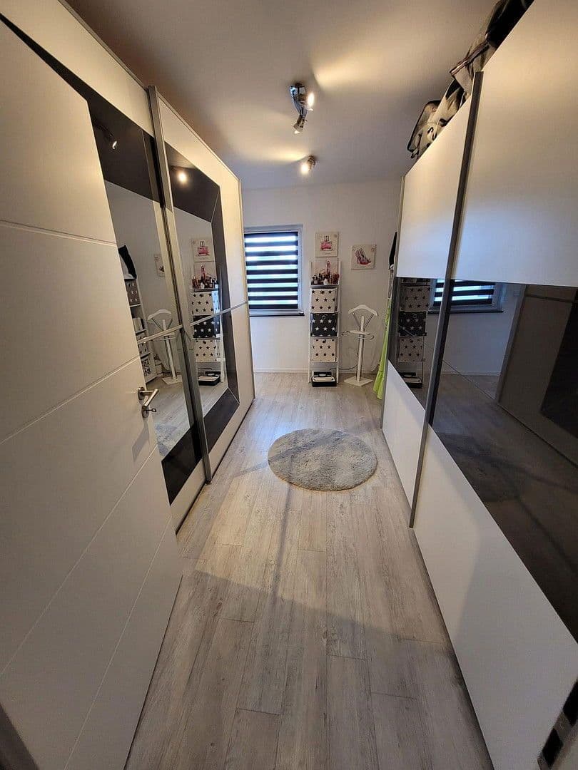 Predaj domu 173 m², pozemek 728 m², Barsinghausen, Dolné Sasko Predaj domu 173 m², pozemek 728 m², Barsinghausen, Dolné Sasko