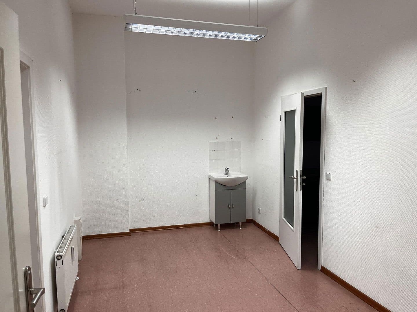 Prenájom kancelárie 116 m², Dietzgenstr. 93, Berlin, Berlín Prenájom kancelárie 116 m², Dietzgenstr. 93, Berlin, Berlín