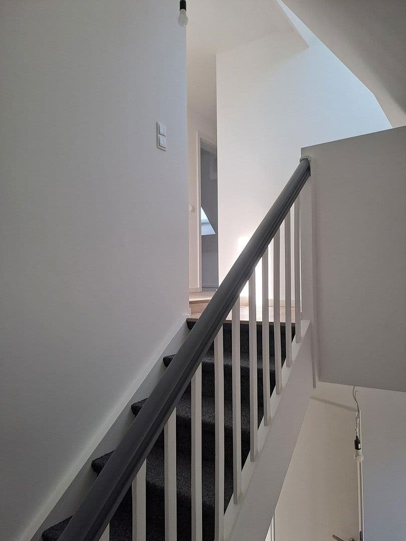 Prenájom bytu 3-izbový 92 m², Kallstadt, Porýnie-Falcko Prenájom bytu 3-izbový 92 m², Kallstadt, Porýnie-Falcko