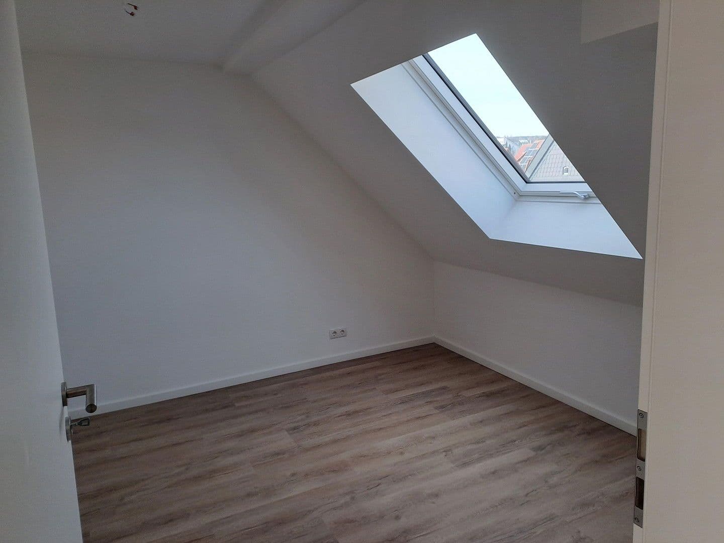 Prenájom bytu 3-izbový 92 m², Kallstadt, Porýnie-Falcko Prenájom bytu 3-izbový 92 m², Kallstadt, Porýnie-Falcko