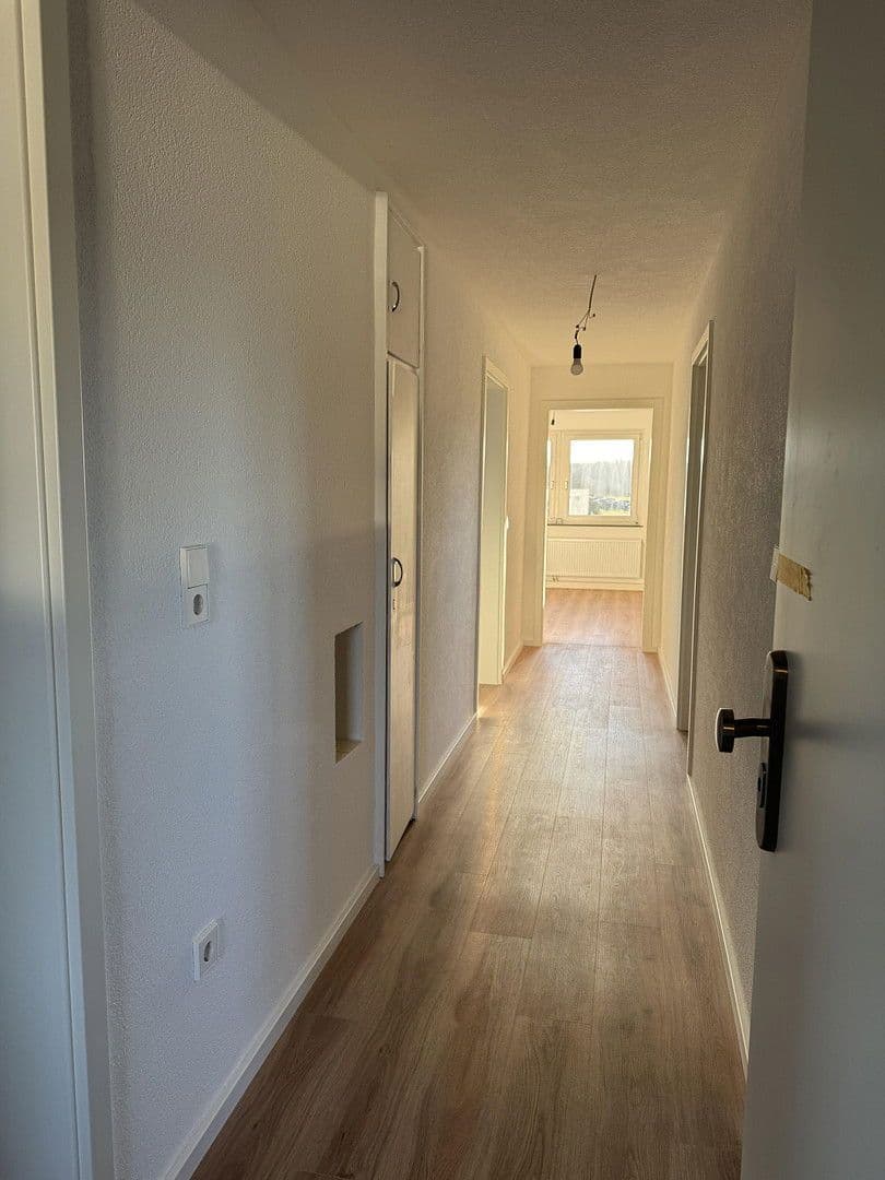 Prenájom bytu 3-izbový 69 m², Schwäbisch Hall, Bádensko-Wurttembersko Prenájom bytu 3-izbový 69 m², Schwäbisch Hall, Bádensko-Wurttembersko