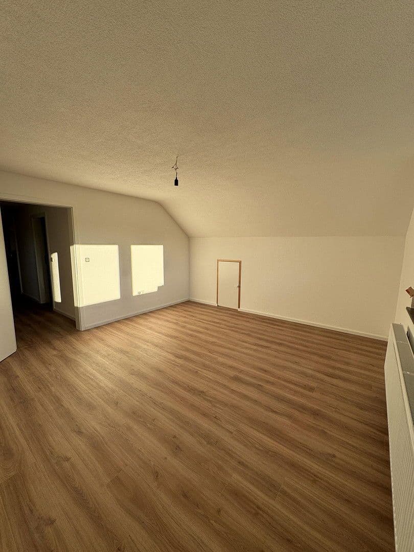 Prenájom bytu 3-izbový 69 m², Schwäbisch Hall, Bádensko-Wurttembersko Prenájom bytu 3-izbový 69 m², Schwäbisch Hall, Bádensko-Wurttembersko