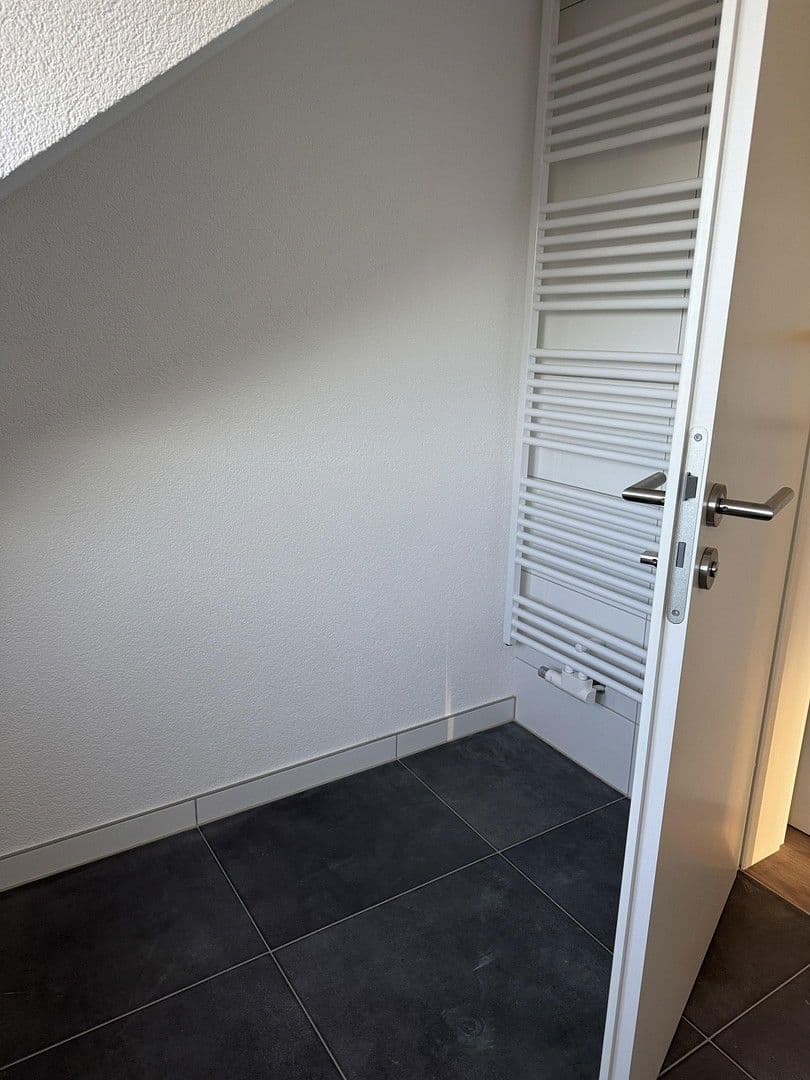 Prenájom bytu 3-izbový 69 m², Schwäbisch Hall, Bádensko-Wurttembersko Prenájom bytu 3-izbový 69 m², Schwäbisch Hall, Bádensko-Wurttembersko