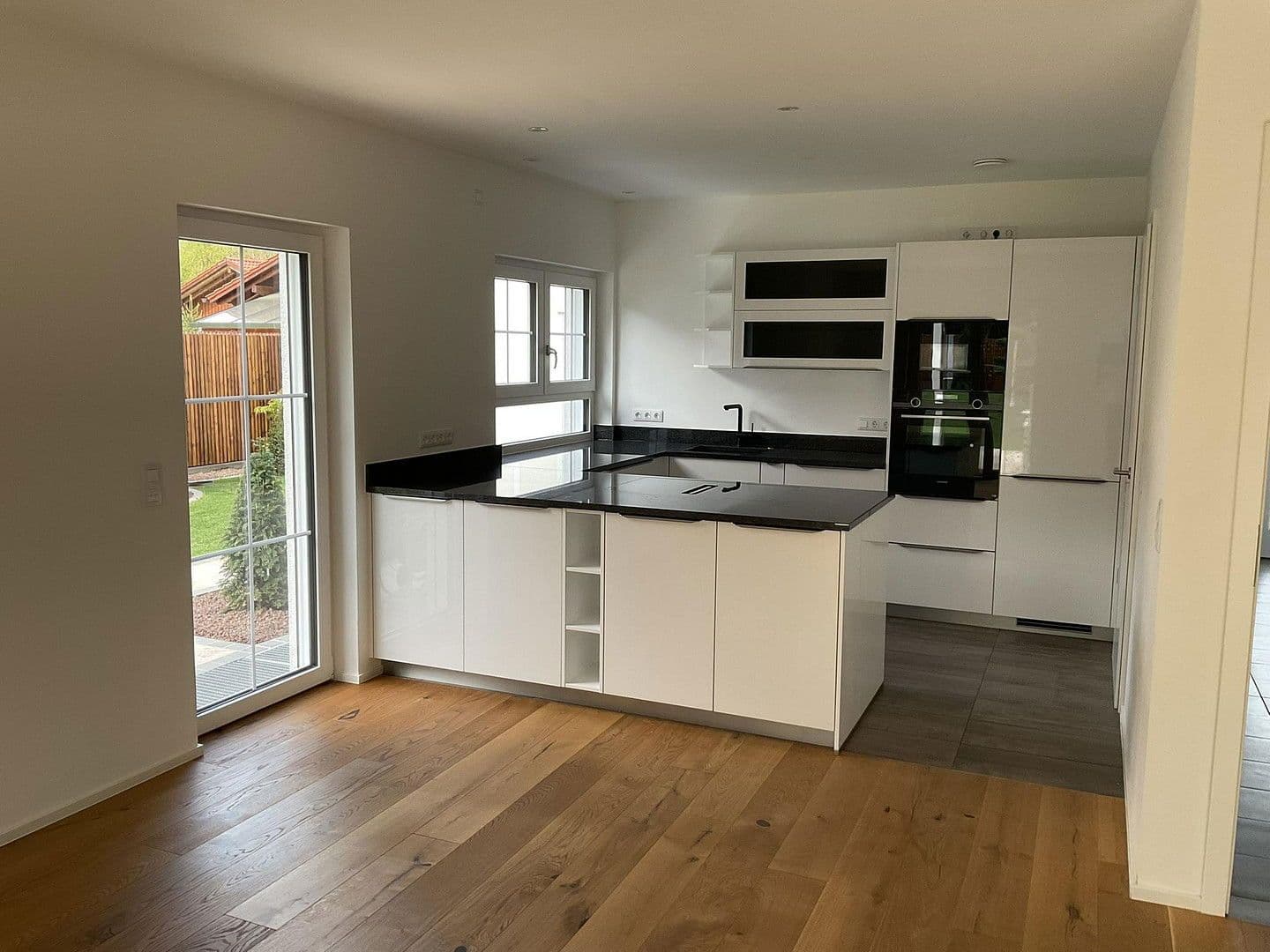 Predaj domu 165 m², pozemek 500 m², Brunnthal, Bavorsko Predaj domu 165 m², pozemek 500 m², Brunnthal, Bavorsko