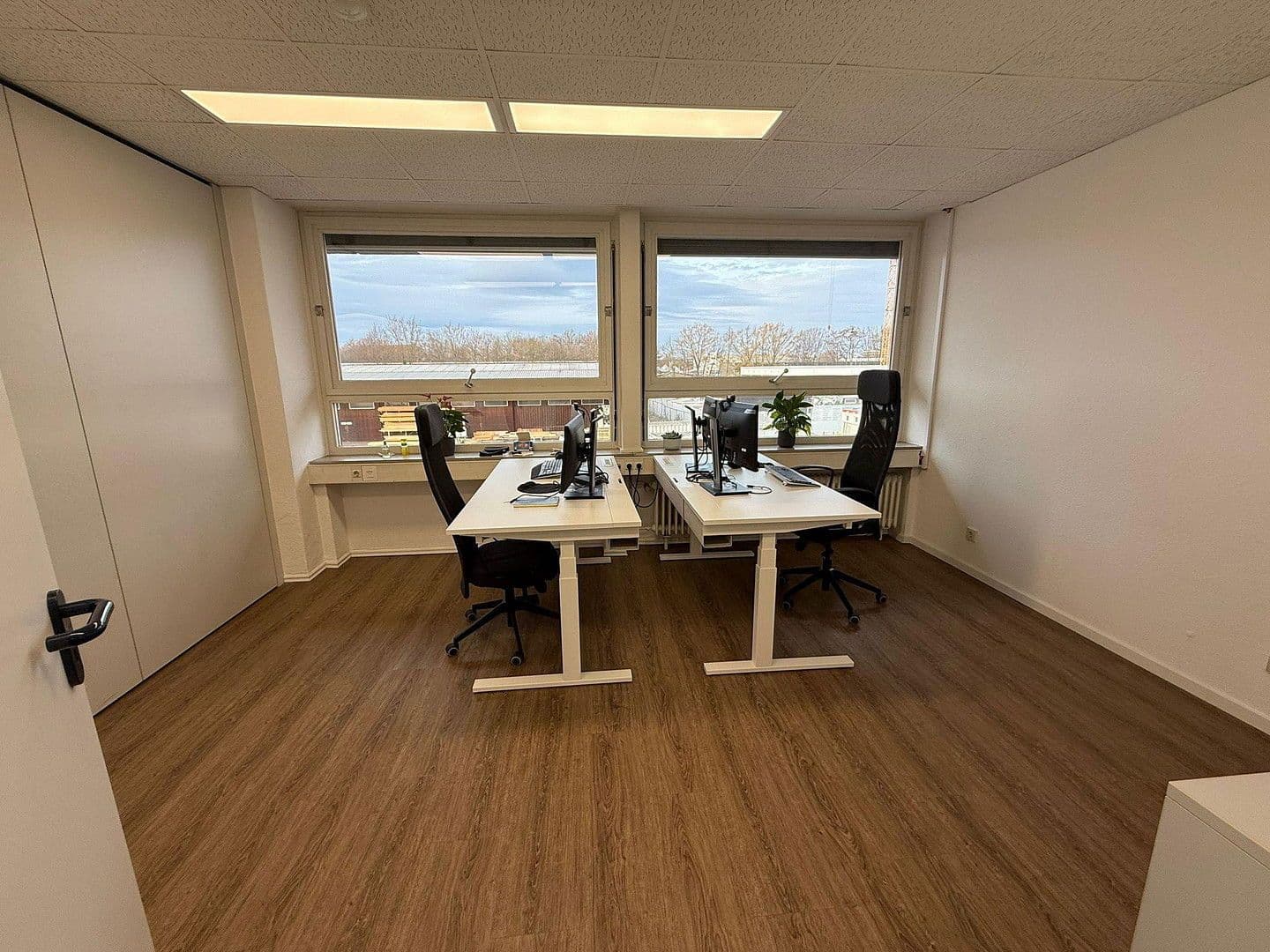 Prenájom kancelárie 194 m², Mengendamm 12, Hannover, Dolné Sasko Prenájom kancelárie 194 m², Mengendamm 12, Hannover, Dolné Sasko