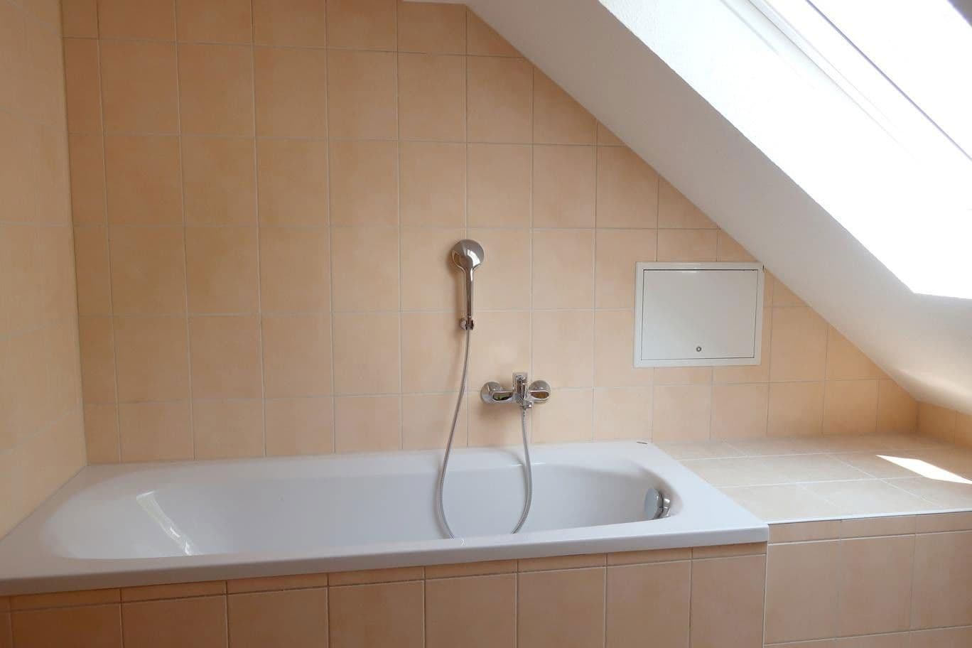 Prenájom bytu 2-izbový 60 m², Grünhain-Beierfeld, Sasko Prenájom bytu 2-izbový 60 m², Grünhain-Beierfeld, Sasko