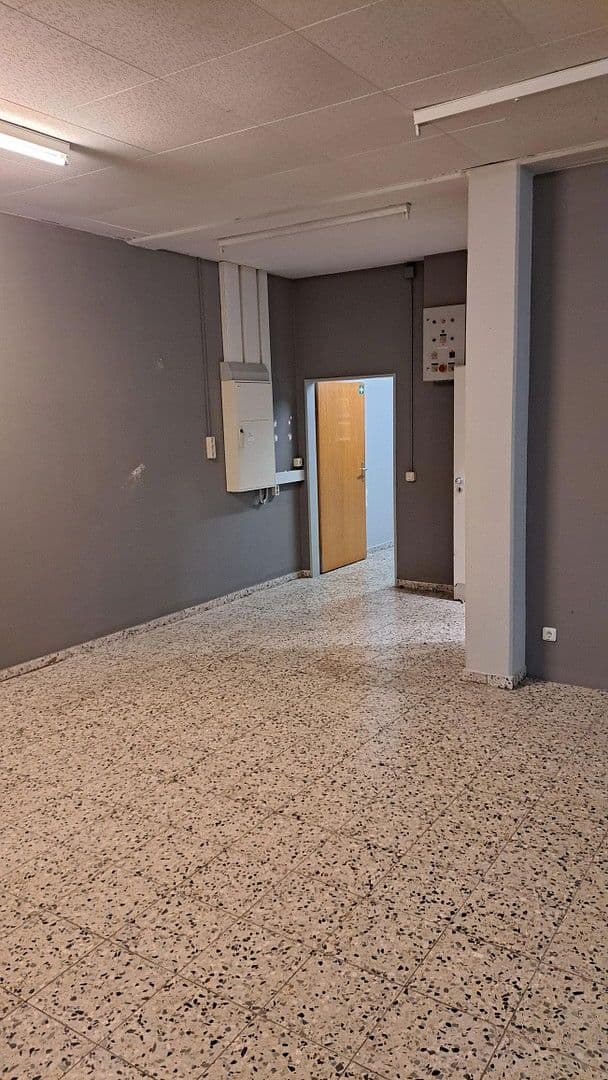 Prenájom nebytového priestoru 420 m², Plattling, Bavorsko Prenájom nebytového priestoru 420 m², Plattling, Bavorsko