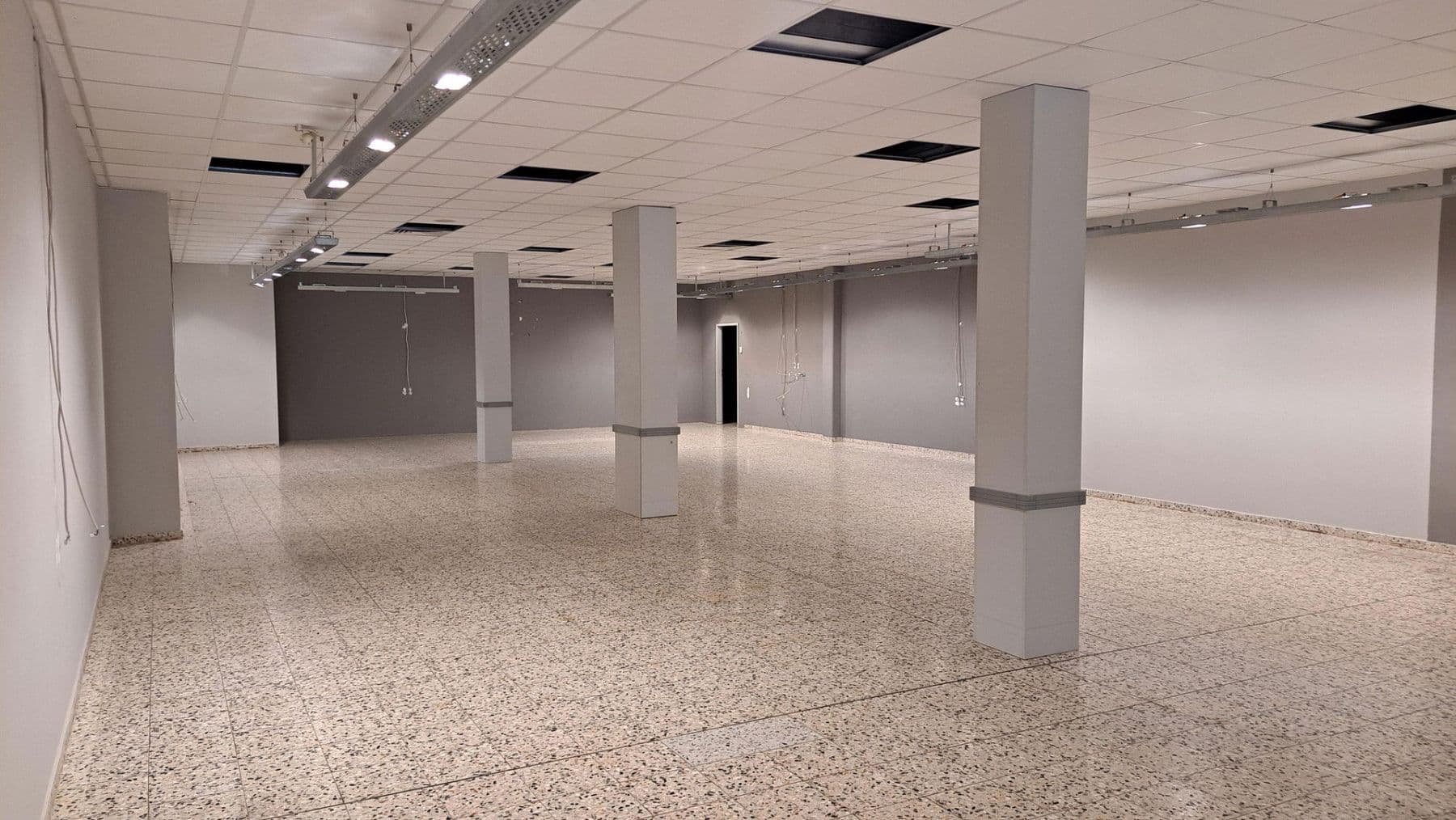 Prenájom nebytového priestoru 420 m², Plattling, Bavorsko Prenájom nebytového priestoru 420 m², Plattling, Bavorsko