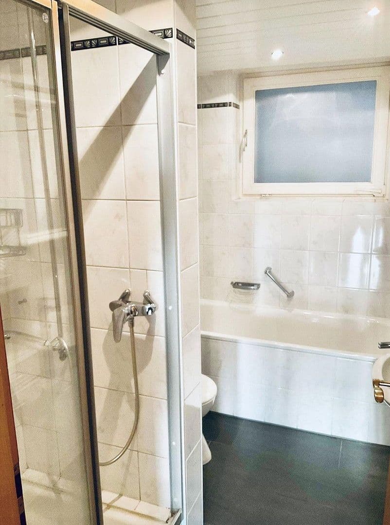 Prenájom bytu 3-izbový 122 m², Alfeld (Leine), Dolné Sasko Prenájom bytu 3-izbový 122 m², Alfeld (Leine), Dolné Sasko