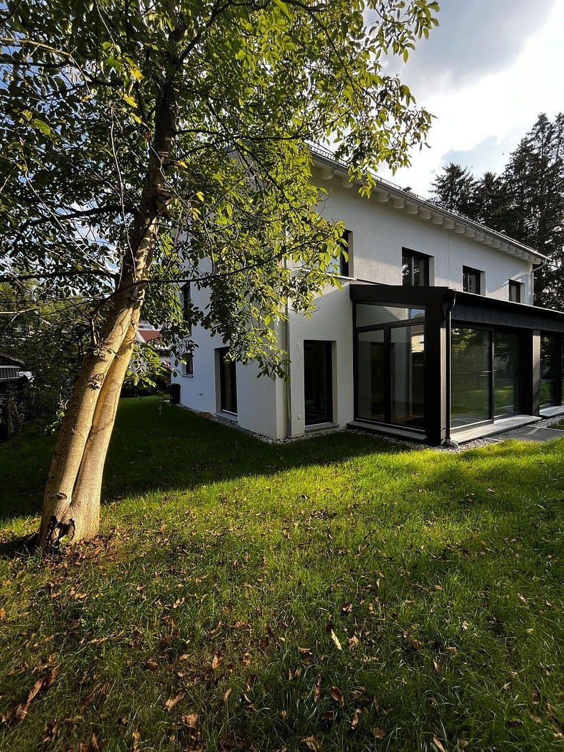 Predaj domu 174 m², pozemek 423 m², Baierbrunn, Bavorsko Predaj domu 174 m², pozemek 423 m², Baierbrunn, Bavorsko