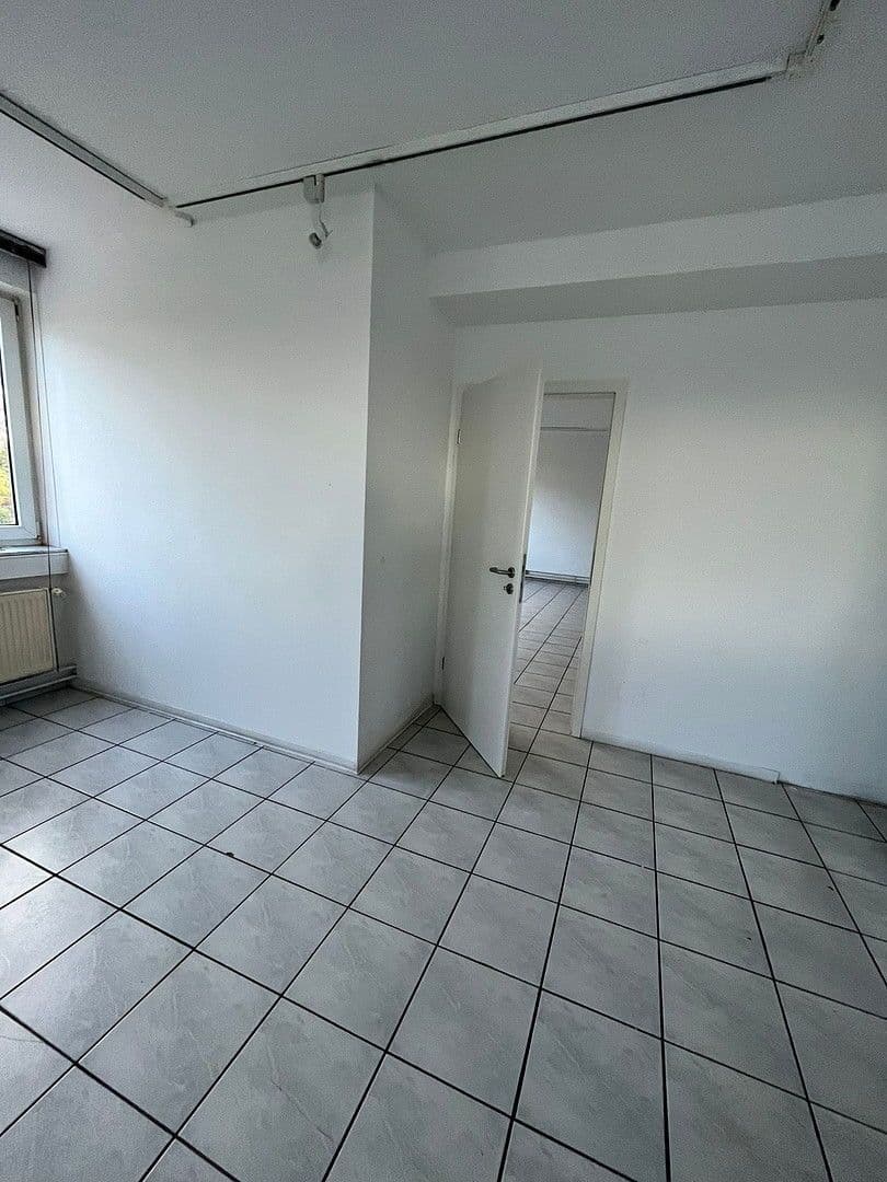 Prenájom kancelárie 85 m², Neuweg 1, Groß-Gerau, Hesensko Prenájom kancelárie 85 m², Neuweg 1, Groß-Gerau, Hesensko