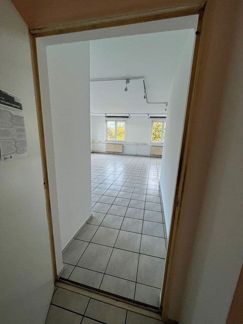 Prenájom kancelárie 85 m², Neuweg 1, Groß-Gerau, Hesensko Prenájom kancelárie 85 m², Neuweg 1, Groß-Gerau, Hesensko
