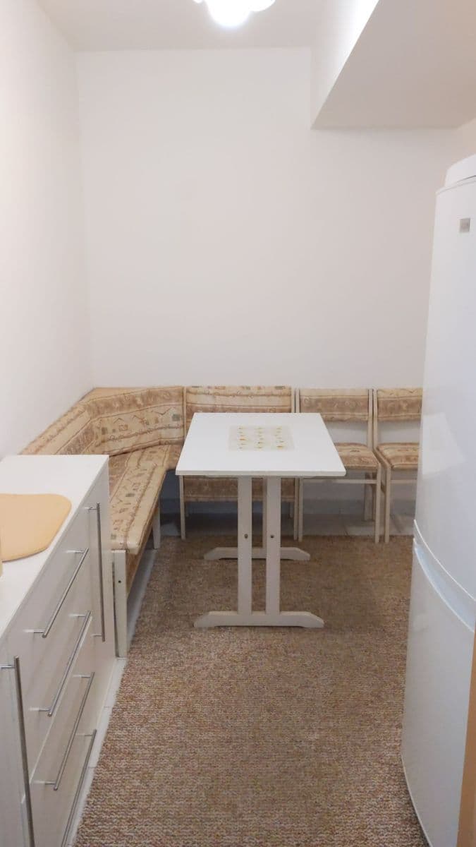 Prenájom bytu 1-izbový 59 m², Jeronýmova, Kolín, Středočeský kraj Prenájom bytu 1-izbový 59 m², Jeronýmova, Kolín, Středočeský kraj