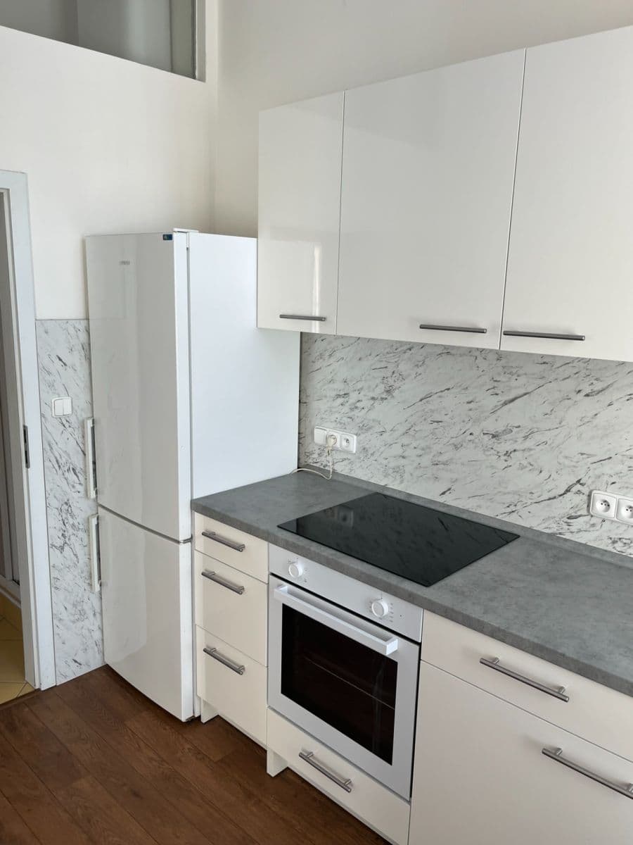 Prenájom bytu 1-izbový 43 m², třída Kpt. Jaroše, Brno, Jihomoravský kraj Prenájom bytu 1-izbový 43 m², třída Kpt. Jaroše, Brno, Jihomoravský kraj