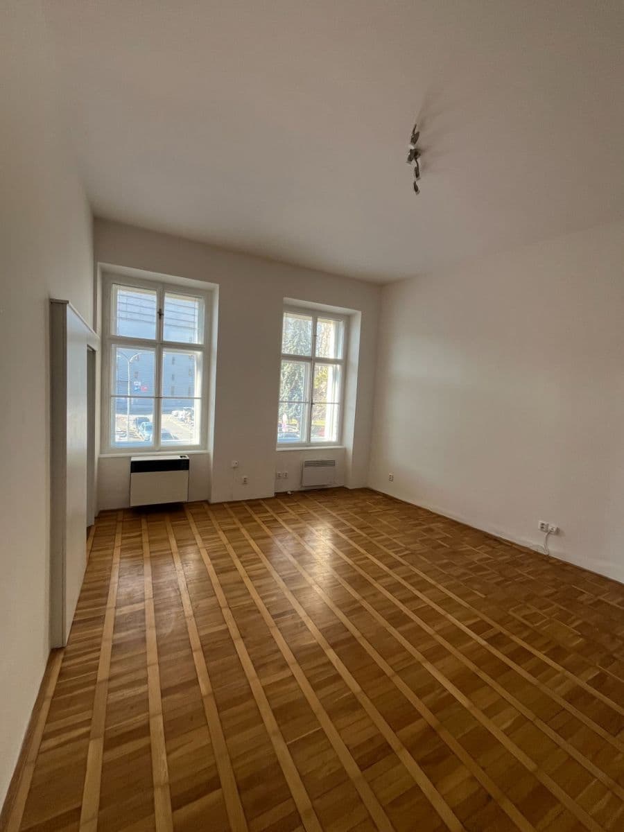 Prenájom bytu 1-izbový 43 m², třída Kpt. Jaroše, Brno, Jihomoravský kraj Prenájom bytu 1-izbový 43 m², třída Kpt. Jaroše, Brno, Jihomoravský kraj