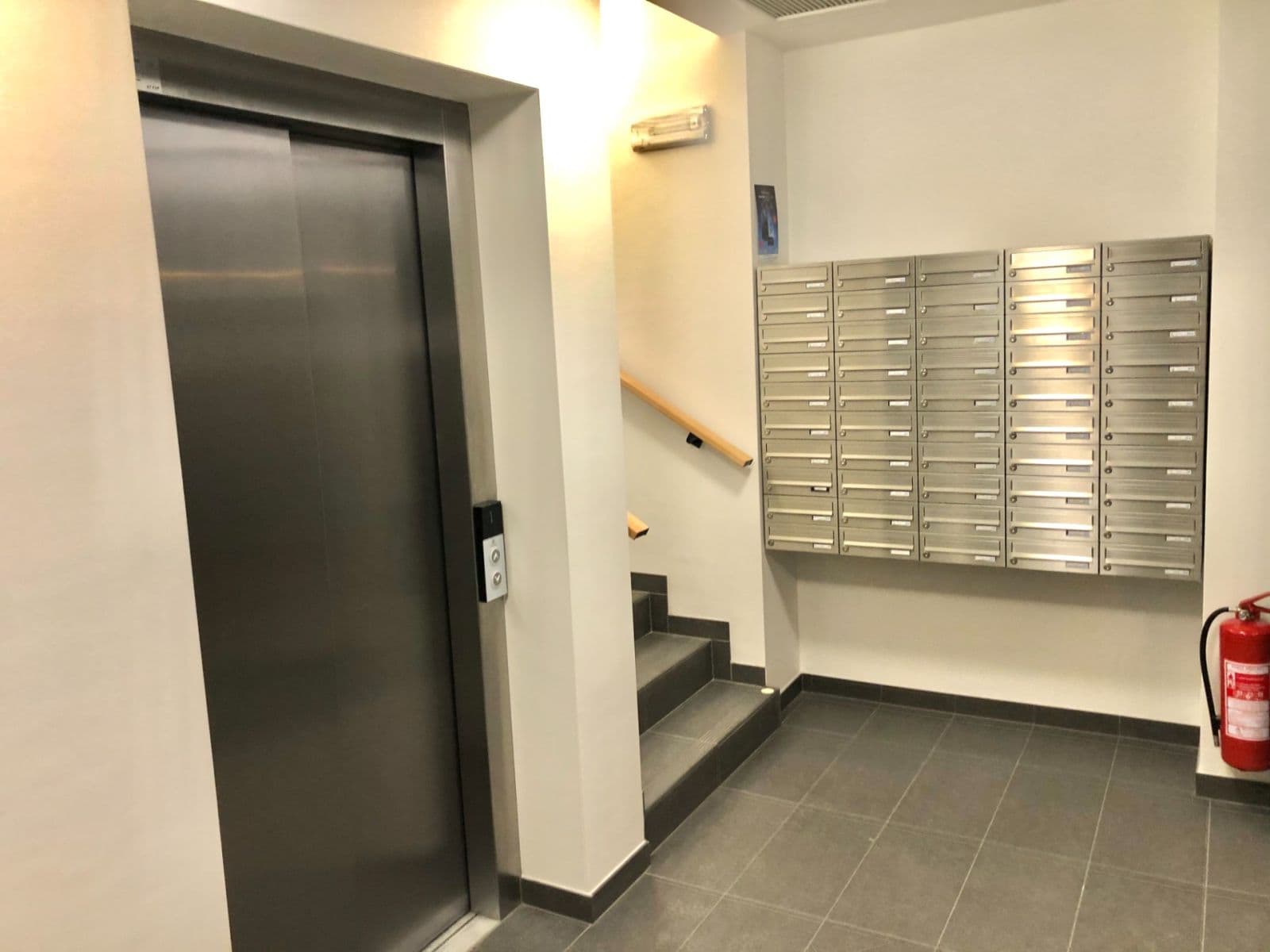 Prenájom bytu 2-izbový 50 m², Argentinská, Praha, Praha Prenájom bytu 2-izbový 50 m², Argentinská, Praha, Praha