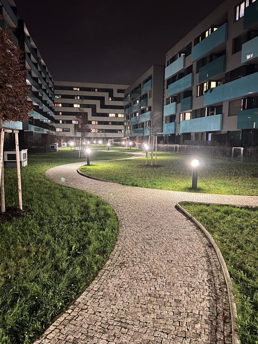 Prenájom bytu 2-izbový 50 m², Argentinská, Praha, Praha Prenájom bytu 2-izbový 50 m², Argentinská, Praha, Praha