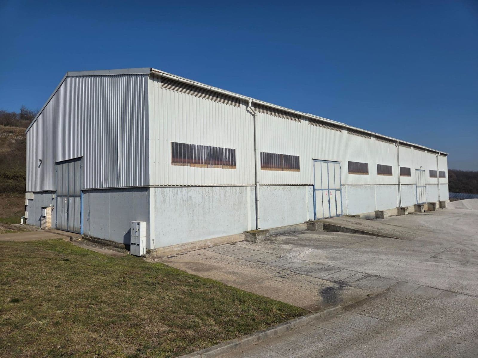 Prenájom nebytového priestoru 991 m², Zdice, Středočeský kraj Prenájom nebytového priestoru 991 m², Zdice, Středočeský kraj