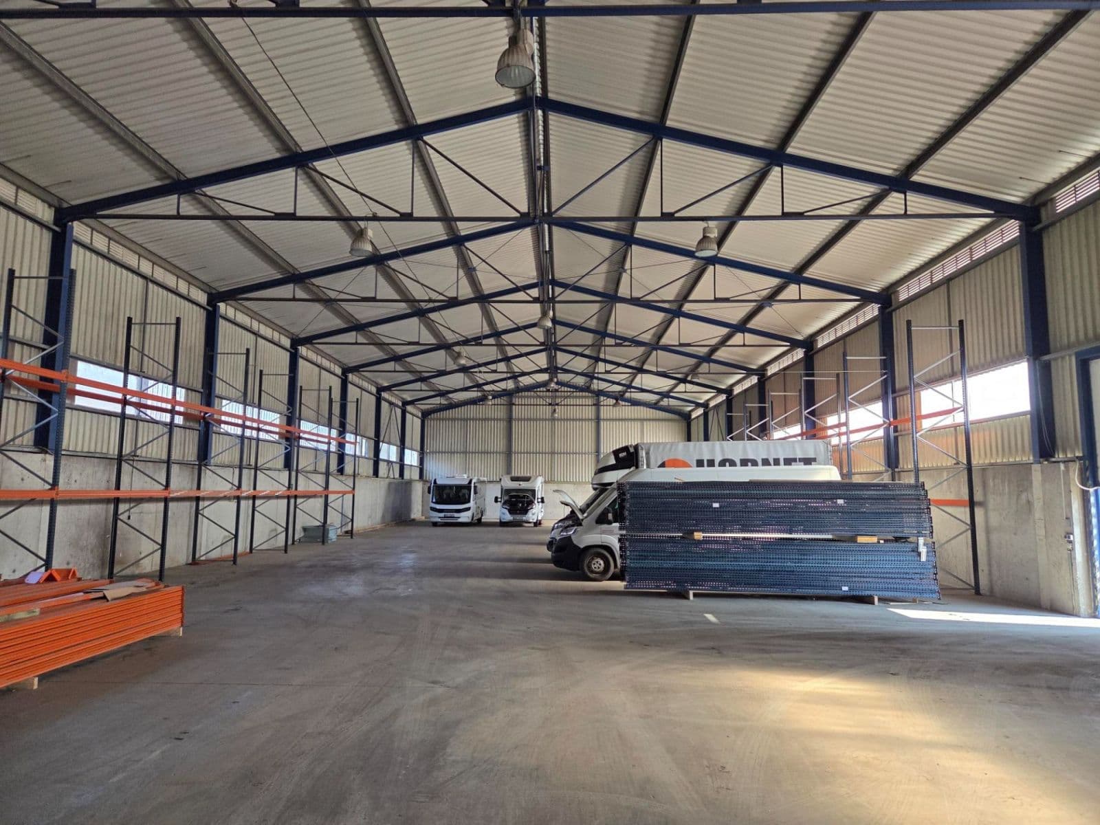 Prenájom nebytového priestoru 991 m², Zdice, Středočeský kraj Prenájom nebytového priestoru 991 m², Zdice, Středočeský kraj