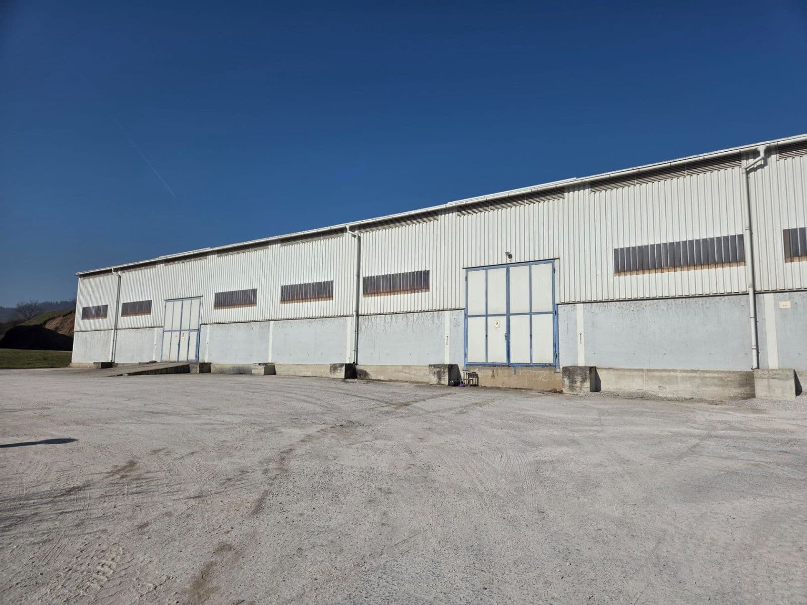 Prenájom nebytového priestoru 991 m², Zdice, Středočeský kraj Prenájom nebytového priestoru 991 m², Zdice, Středočeský kraj