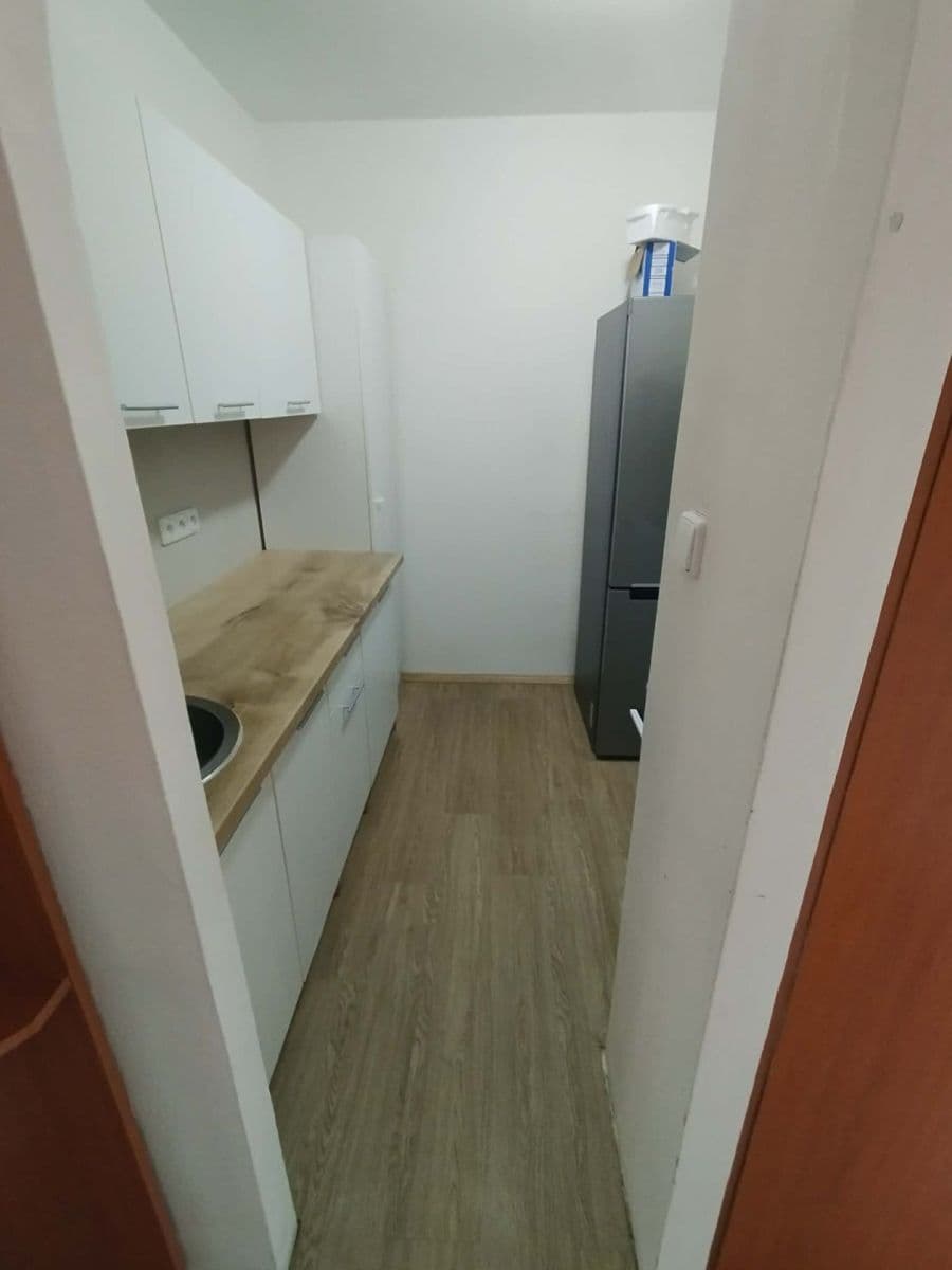 Prenájom bytu 2-izbový 40 m², Krakovská, Kralupy nad Vltavou, Středočeský kraj Prenájom bytu 2-izbový 40 m², Krakovská, Kralupy nad Vltavou, Středočeský kraj