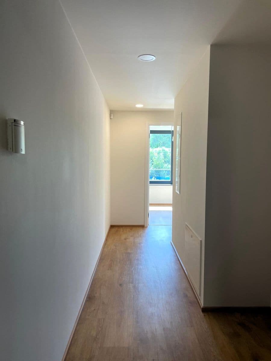 Predaj bytu 3-izbový 84 m², Vojenova, Praha, Praha Predaj bytu 3-izbový 84 m², Vojenova, Praha, Praha