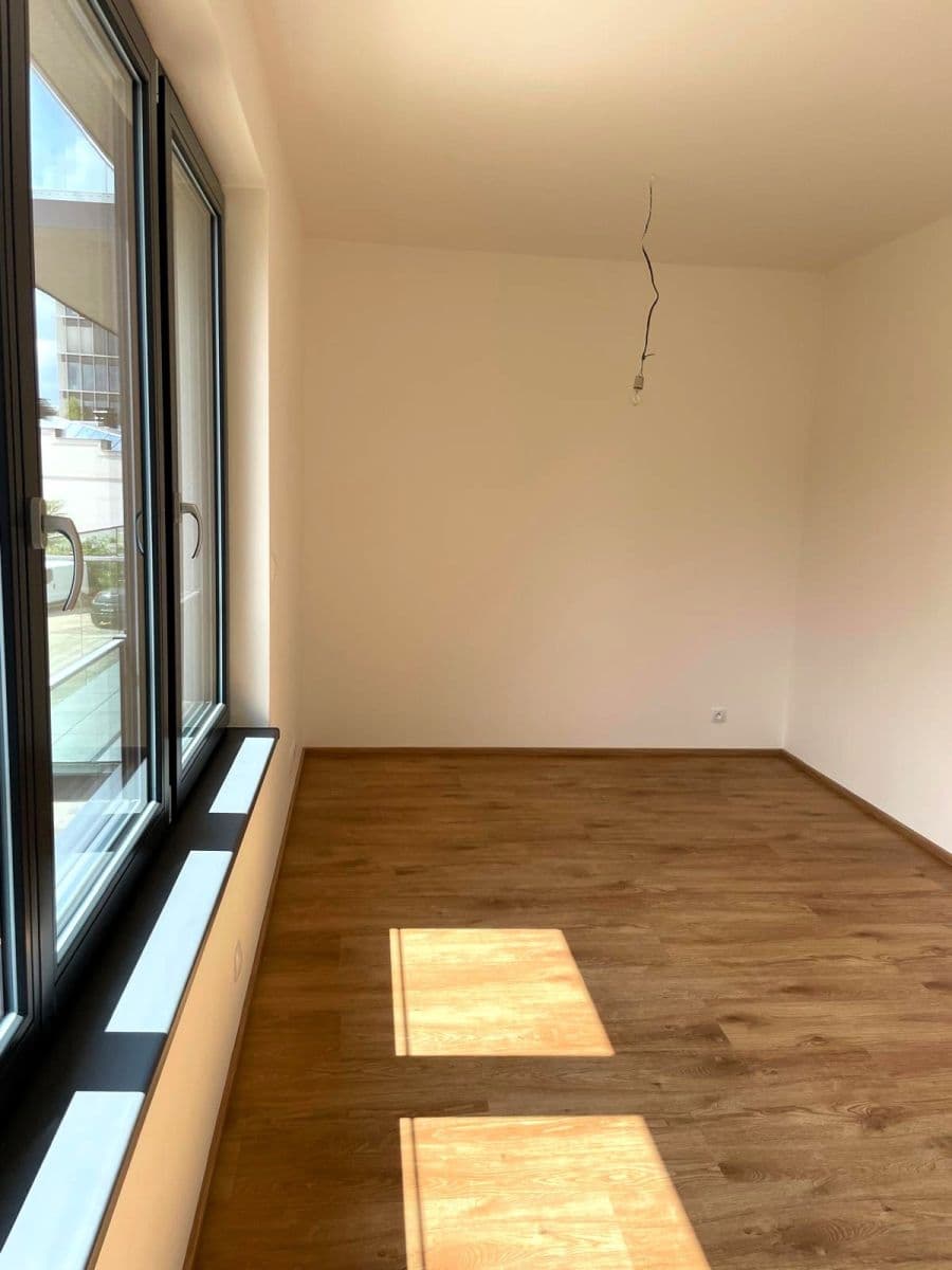 Predaj bytu 3-izbový 84 m², Vojenova, Praha, Praha Predaj bytu 3-izbový 84 m², Vojenova, Praha, Praha