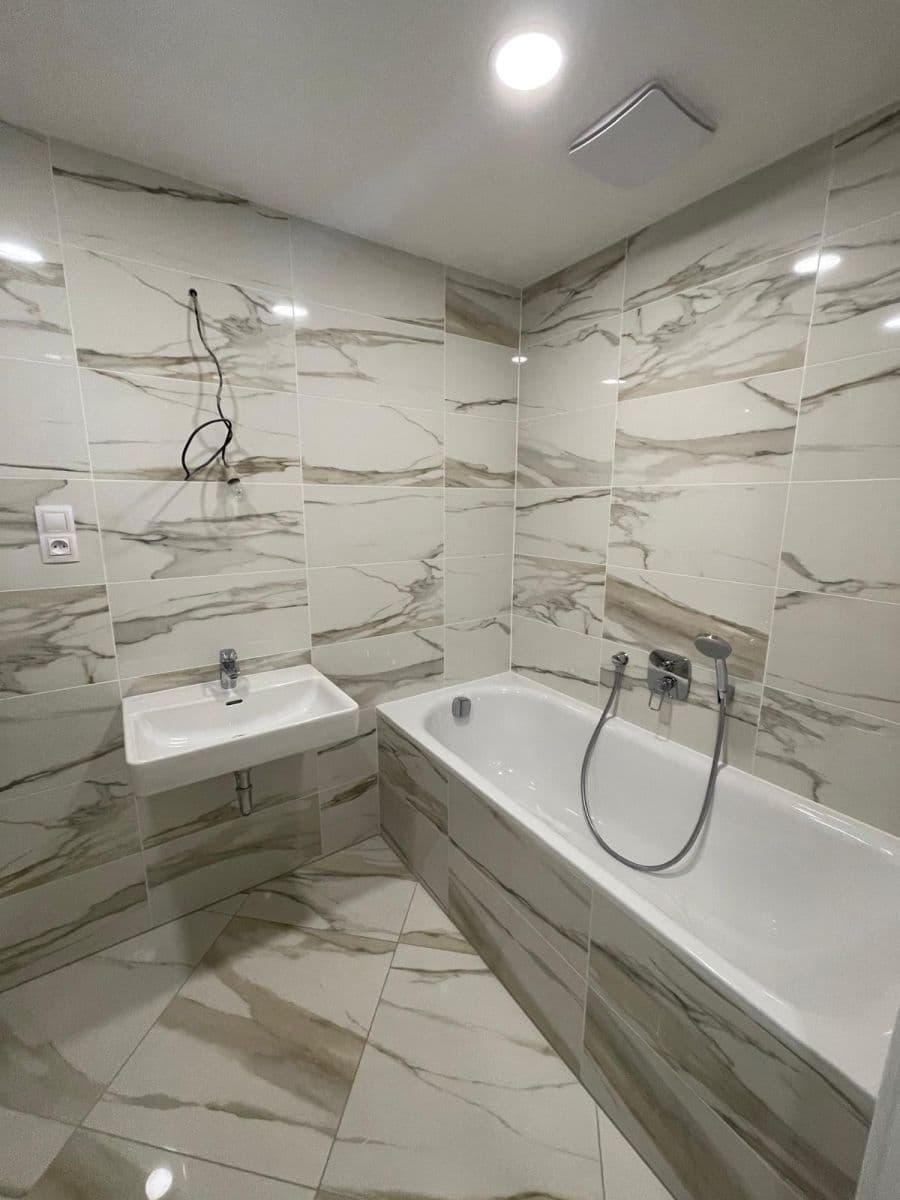 Predaj bytu 3-izbový 84 m², Vojenova, Praha, Praha Predaj bytu 3-izbový 84 m², Vojenova, Praha, Praha