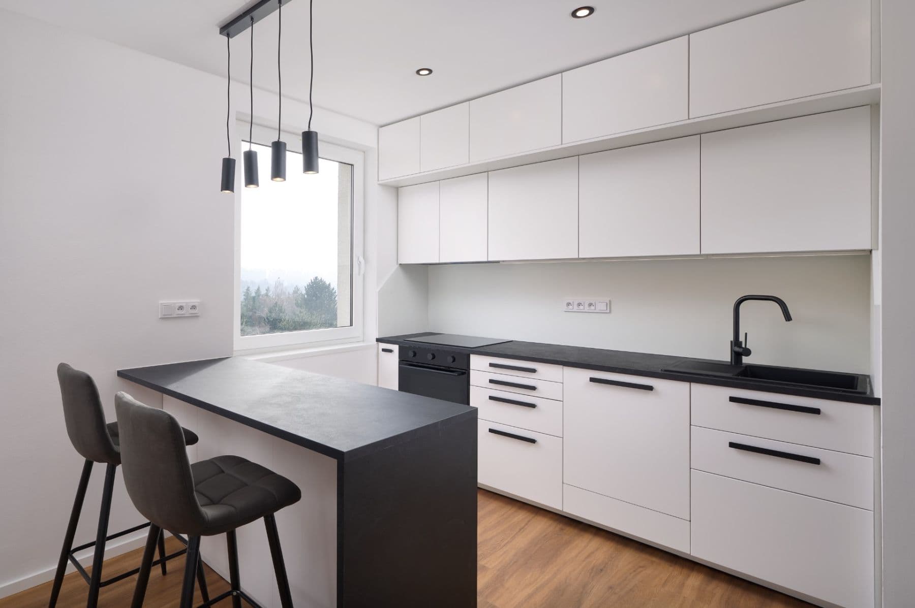 Predaj bytu 3-izbový 70 m², Poljanovova, Praha, Praha Predaj bytu 3-izbový 70 m², Poljanovova, Praha, Praha