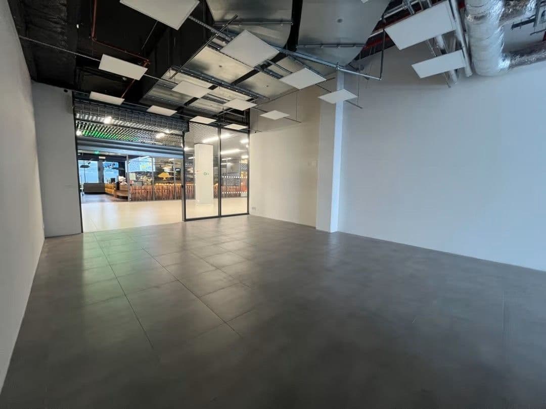 Prenájom nebytového priestoru 83 m², Mukařovského, Praha, Praha Prenájom nebytového priestoru 83 m², Mukařovského, Praha, Praha