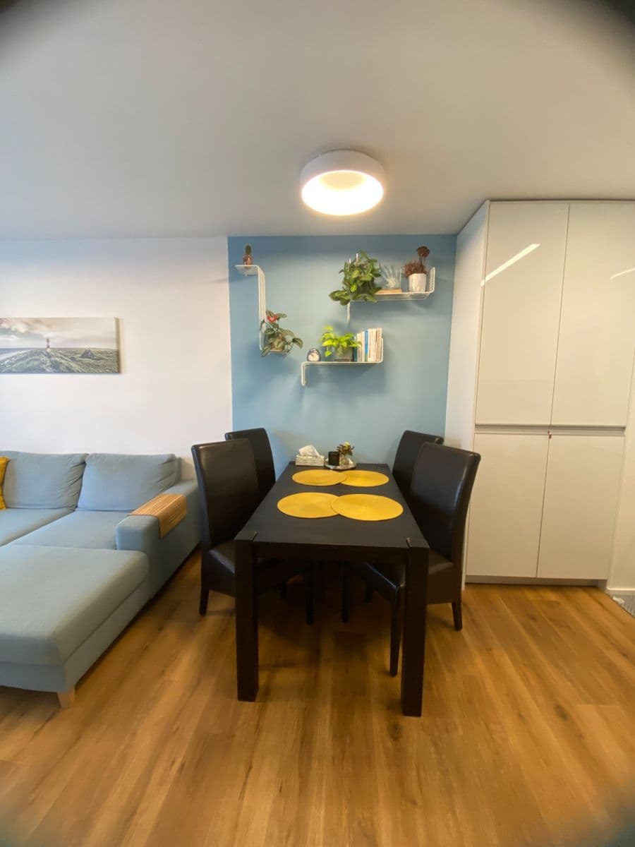 Prenájom bytu 3-izbový 55 m², Žateckých, Praha, Praha Prenájom bytu 3-izbový 55 m², Žateckých, Praha, Praha