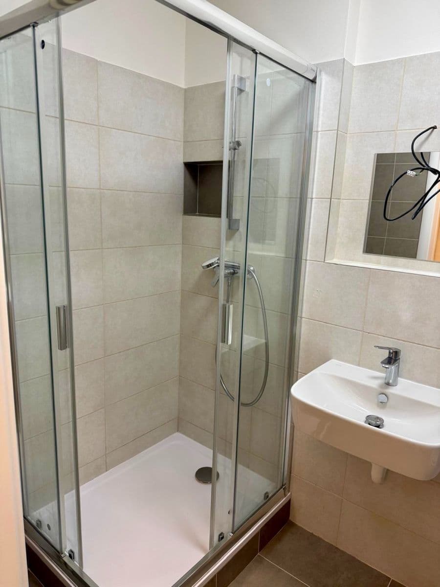 Prenájom bytu 3-izbový 70 m², V Olšinách, Praha, Praha Prenájom bytu 3-izbový 70 m², V Olšinách, Praha, Praha