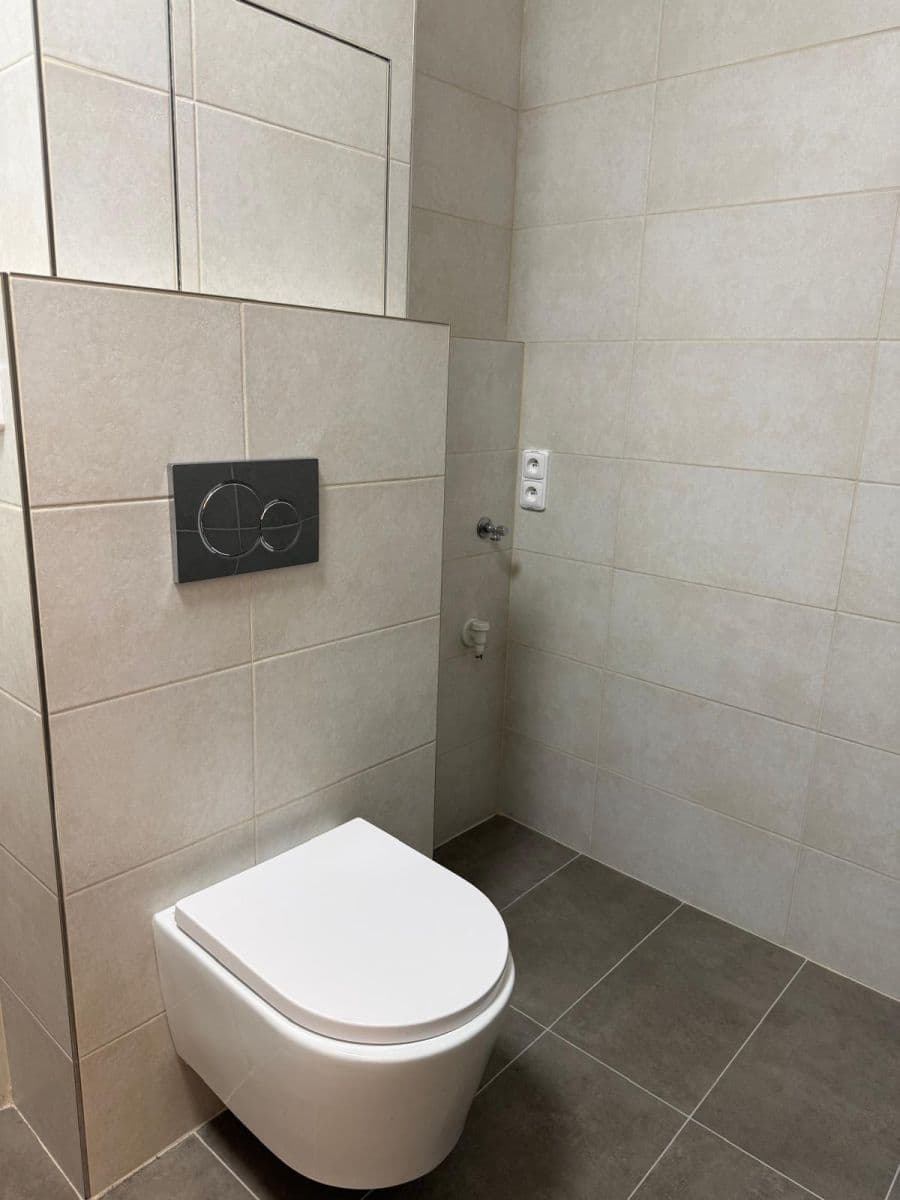 Prenájom bytu 3-izbový 70 m², V Olšinách, Praha, Praha Prenájom bytu 3-izbový 70 m², V Olšinách, Praha, Praha