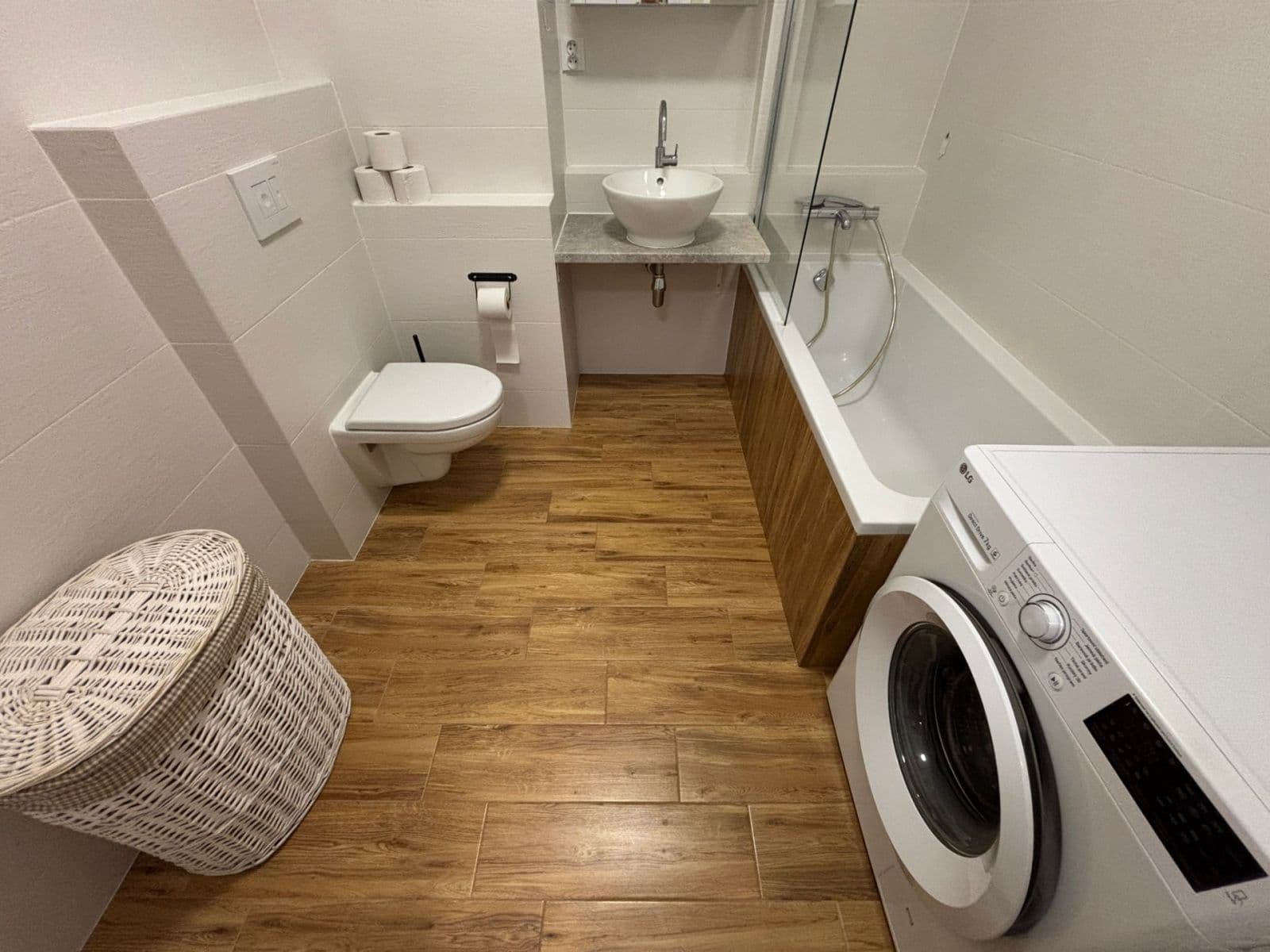 Prenájom bytu 1-izbový 36 m², Za Valem, Praha, Praha Prenájom bytu 1-izbový 36 m², Za Valem, Praha, Praha