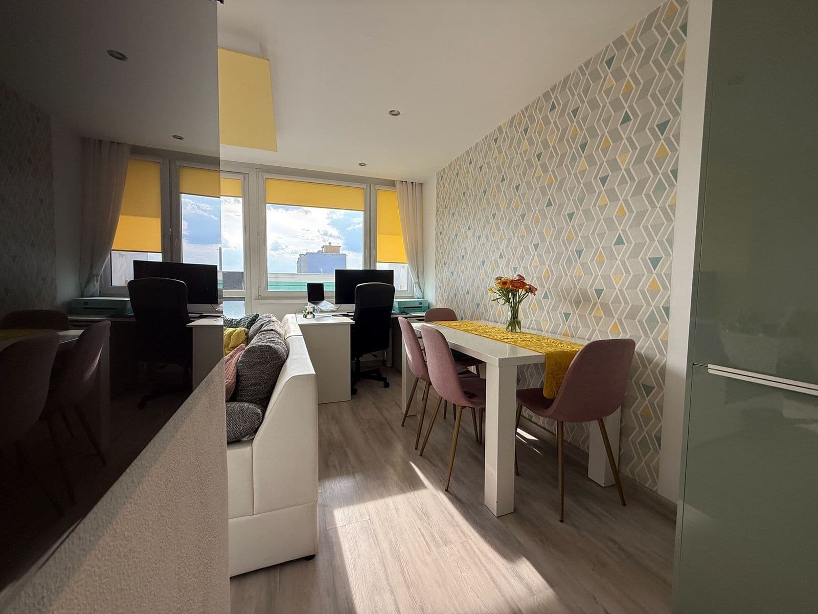 Prenájom bytu 3-izbový 56 m², Vratislavská, Praha, Praha Prenájom bytu 3-izbový 56 m², Vratislavská, Praha, Praha