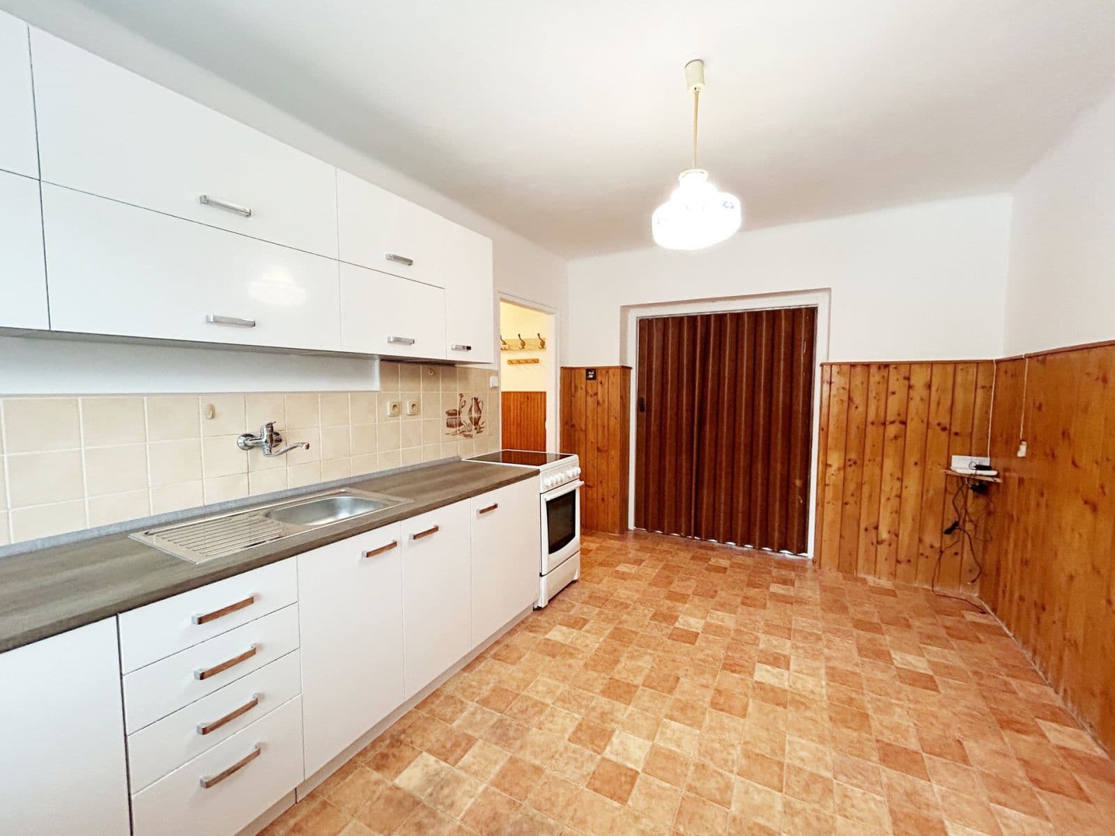 Prenájom bytu 2-izbový 45 m², 9. května, Týnec nad Sázavou, Středočeský kraj Prenájom bytu 2-izbový 45 m², 9. května, Týnec nad Sázavou, Středočeský kraj