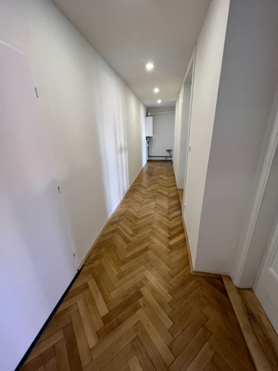 Predaj bytu 3-izbový 80 m², Růžová, Praha, Praha Predaj bytu 3-izbový 80 m², Růžová, Praha, Praha