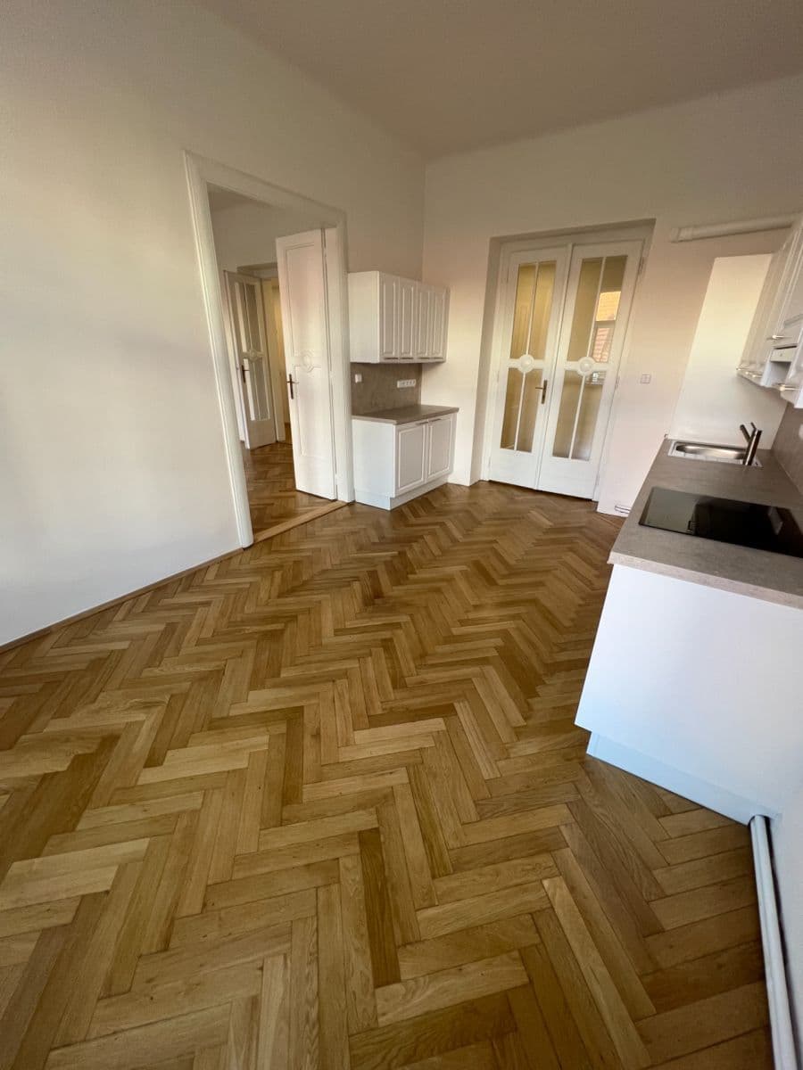 Predaj bytu 3-izbový 80 m², Růžová, Praha, Praha Predaj bytu 3-izbový 80 m², Růžová, Praha, Praha