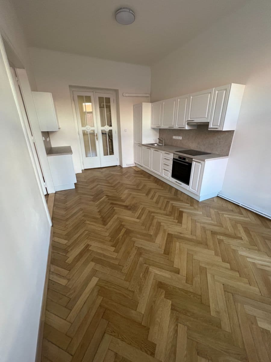 Predaj bytu 3-izbový 80 m², Růžová, Praha, Praha Predaj bytu 3-izbový 80 m², Růžová, Praha, Praha